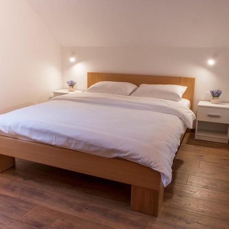 Petlov Salas Rooms Novi Sad Extérieur photo