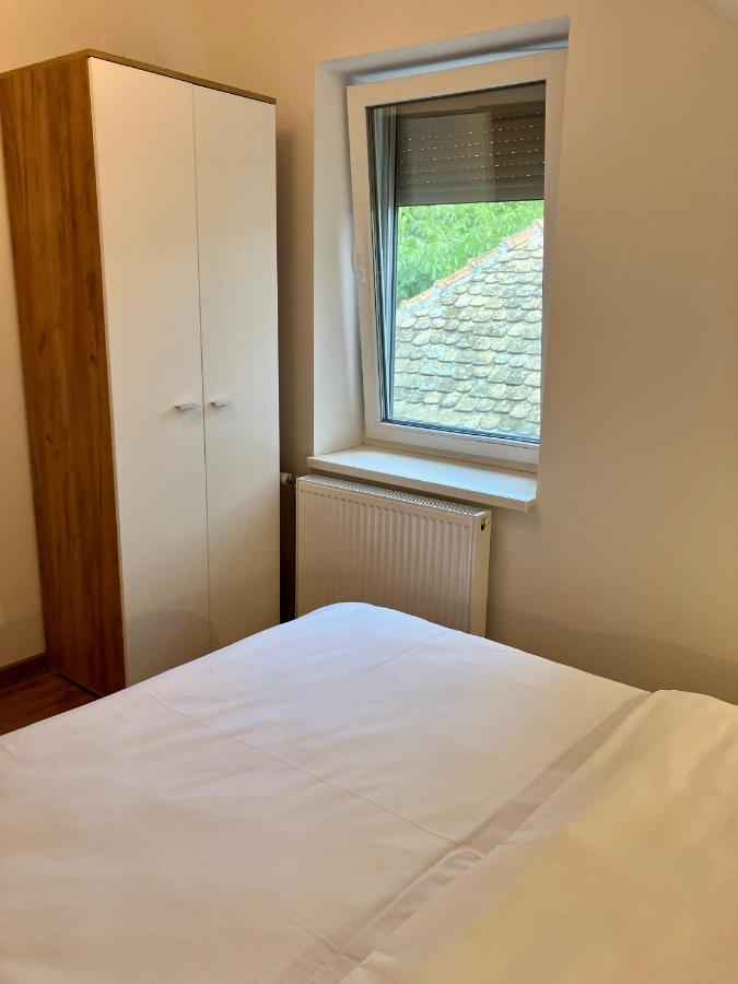 Petlov Salas Rooms Novi Sad Extérieur photo