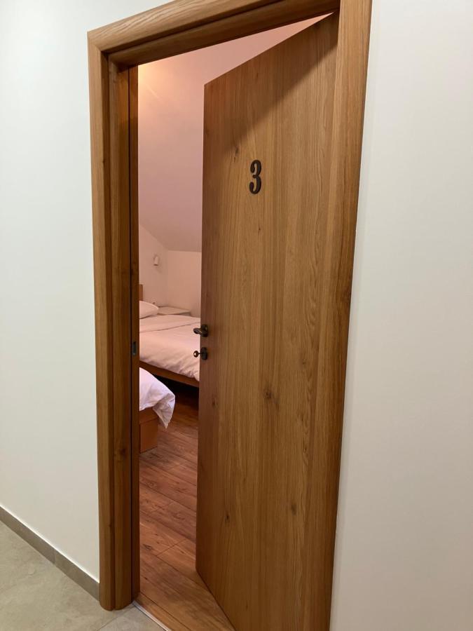 Petlov Salas Rooms Novi Sad Extérieur photo