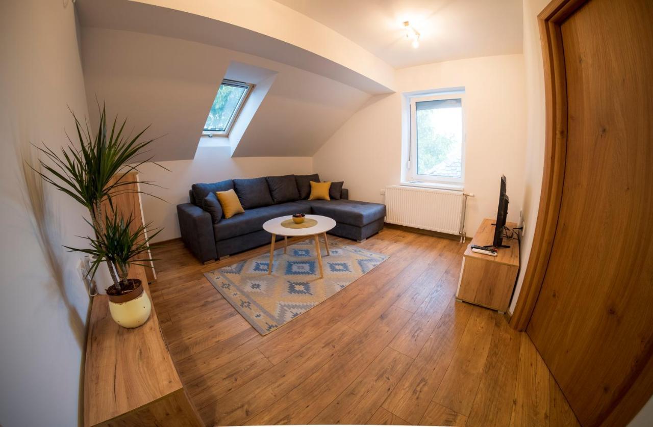 Petlov Salas Rooms Novi Sad Extérieur photo