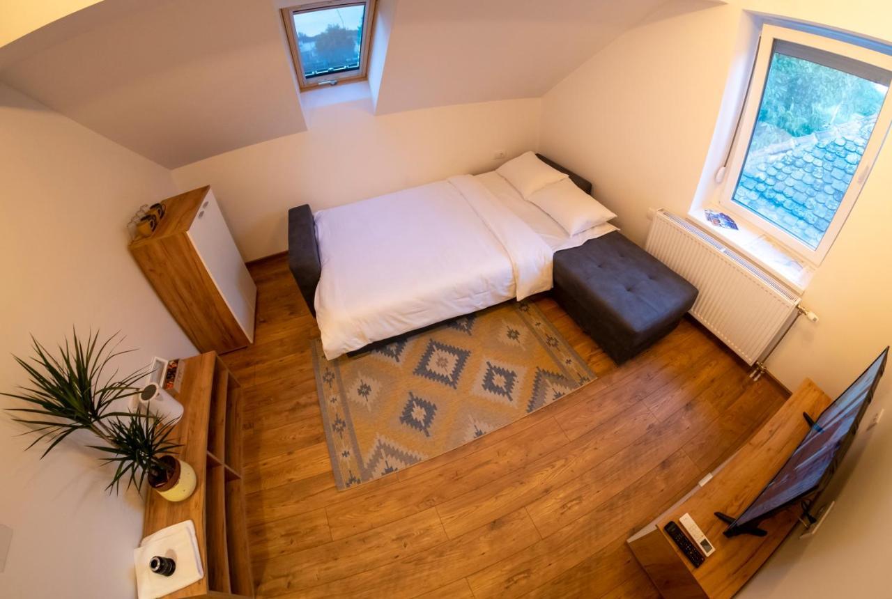 Petlov Salas Rooms Novi Sad Extérieur photo
