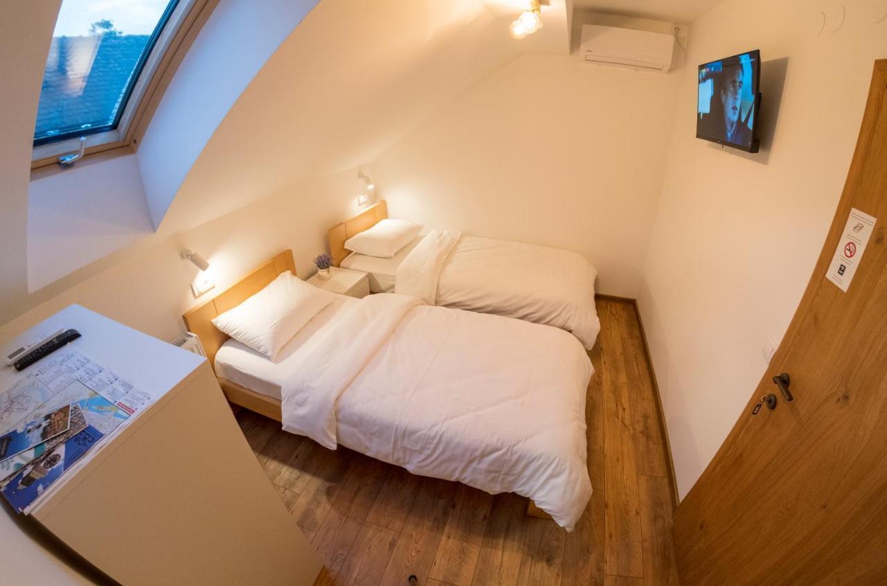 Petlov Salas Rooms Novi Sad Extérieur photo