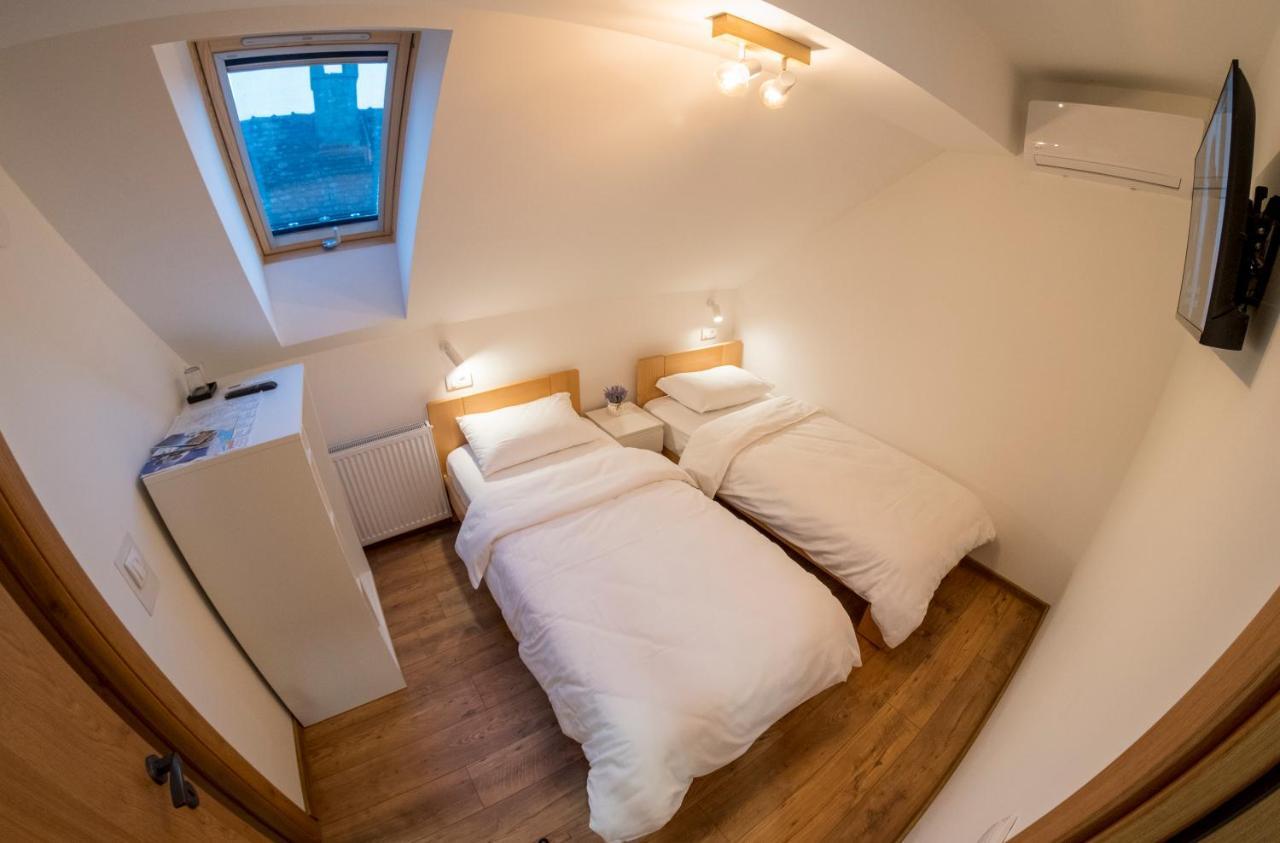 Petlov Salas Rooms Novi Sad Extérieur photo