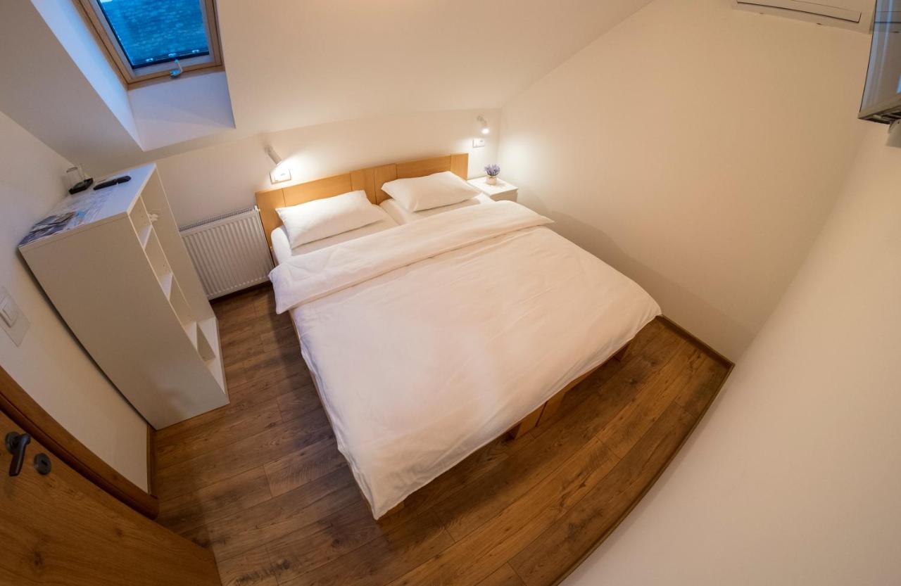 Petlov Salas Rooms Novi Sad Extérieur photo